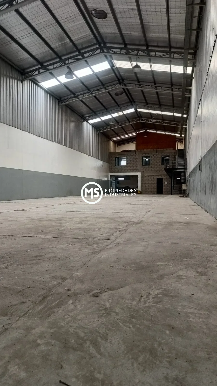 Nave de 427 m2 con Oficinas en Area Industrial Burzaco - foto 2