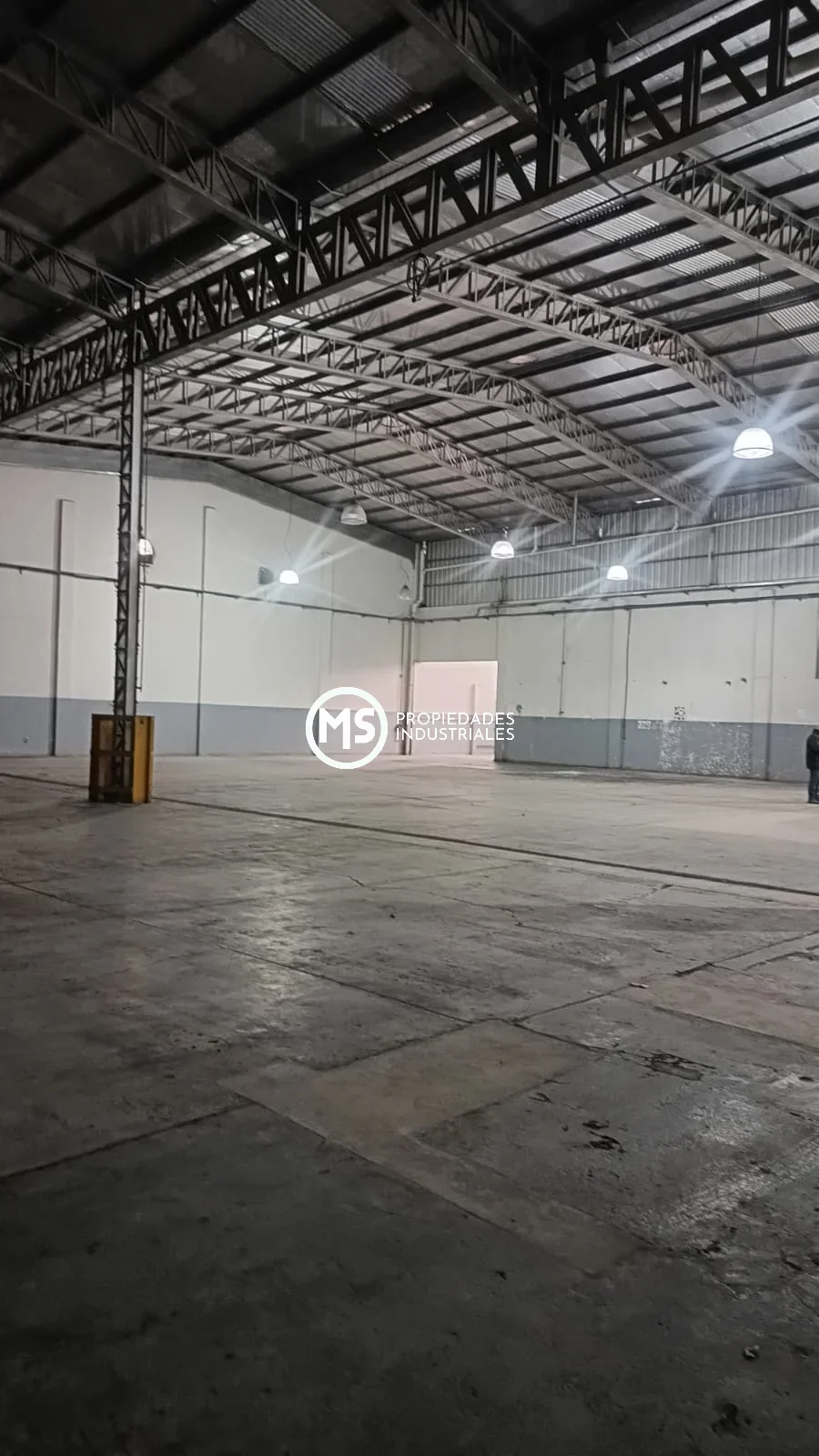 Nave de 1700m2 con Oficinas en Area Industrial Burzaco - foto 2