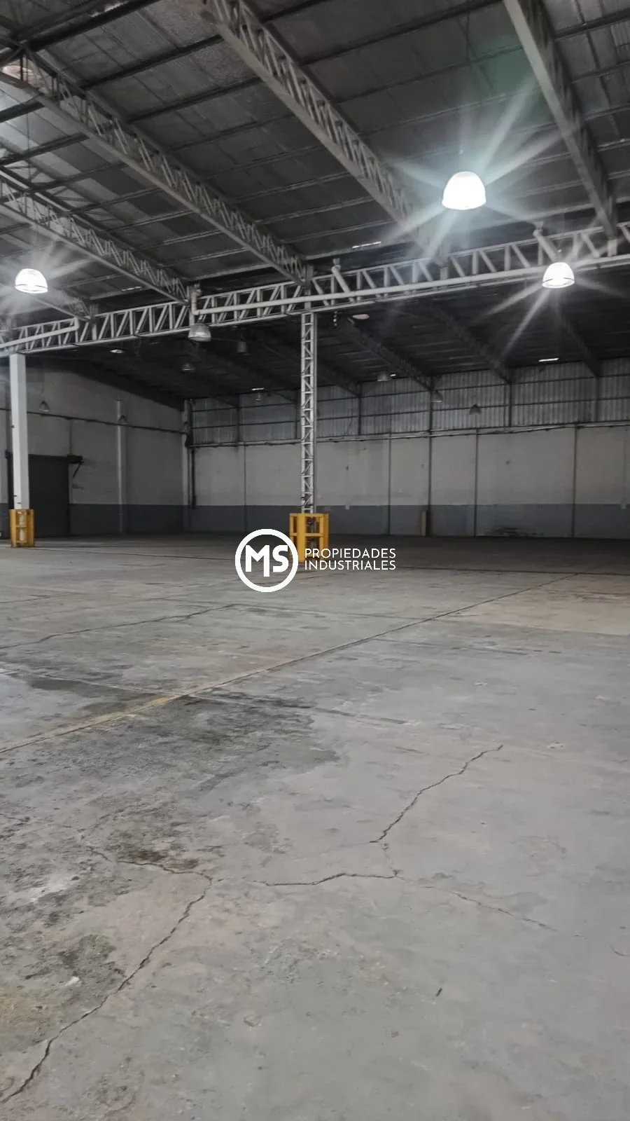 Nave de 1700m2 con Oficinas en Area Industrial Burzaco - foto 4