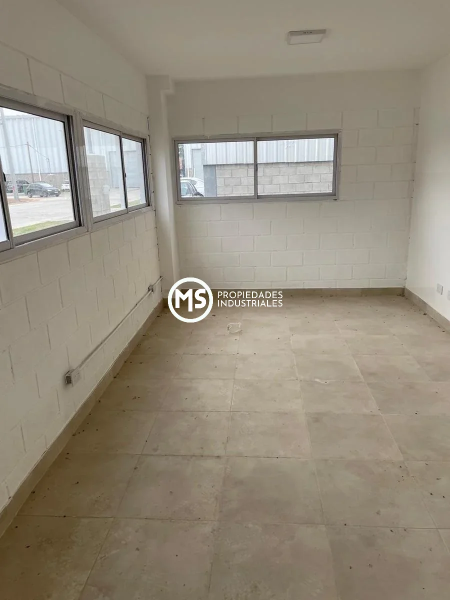 Nave de 1500m2 en Camino del Buen Ayre Parque Industrial EBAPI - foto 4